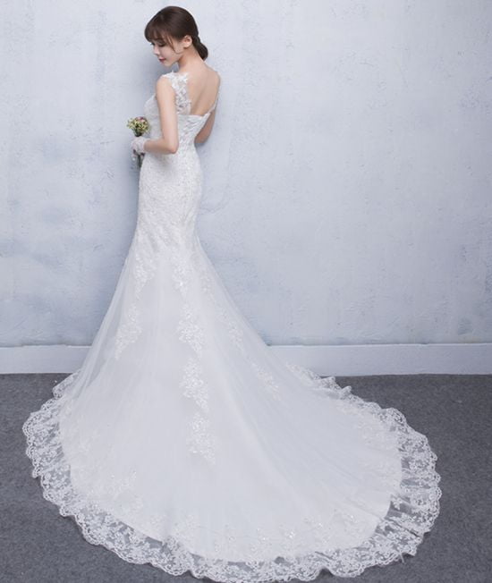 Những mẫu áo cưới đuôi dài đẹp nhất mùa cưới 2020